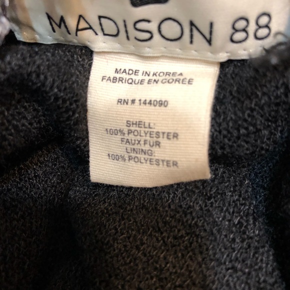 NWOT.  Fur vest - Picture 5 of 8